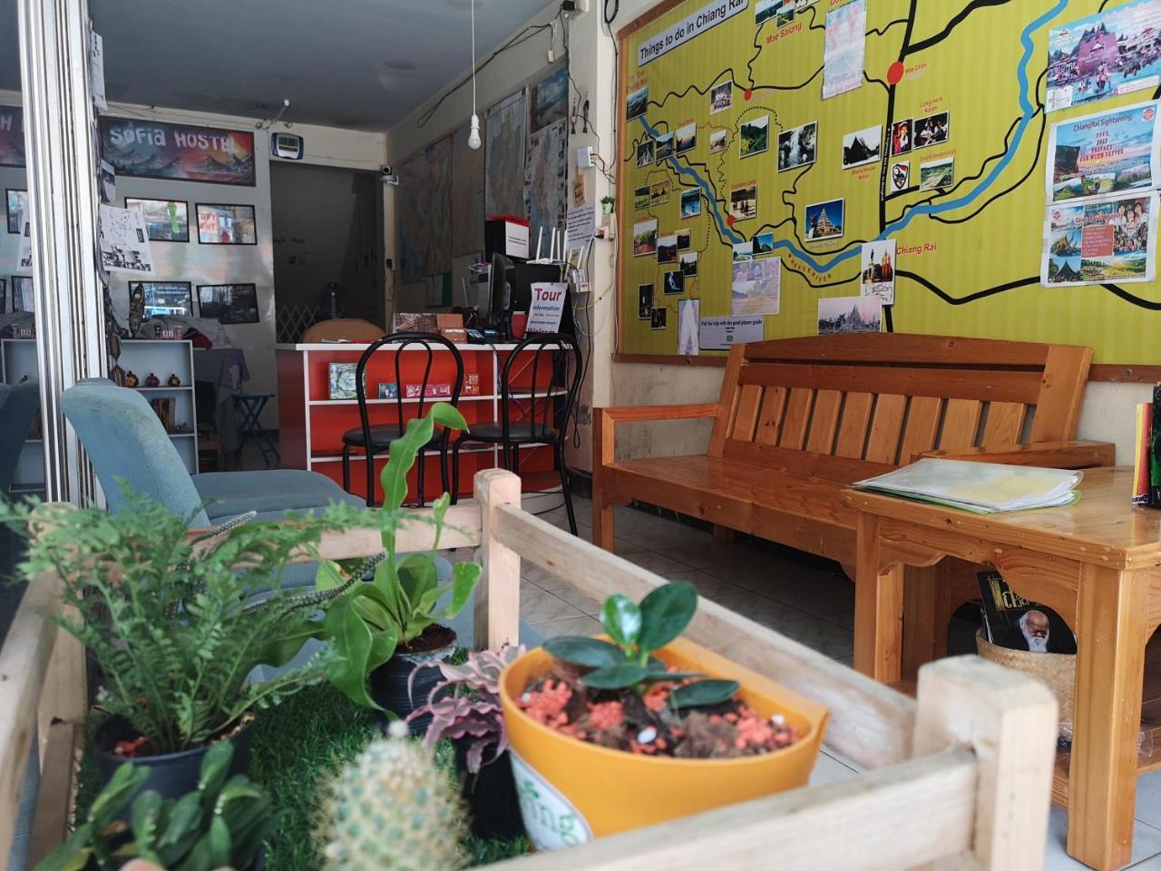 Sofia Hostel Chiang Rai Buitenkant foto